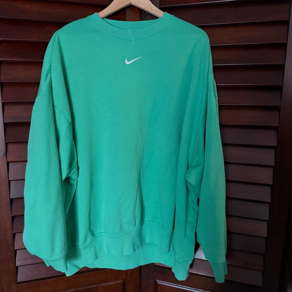 Oversized Nike Women’s Green Crewneck Sweater M